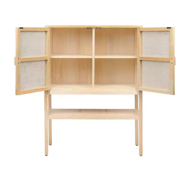 Mobile contenitore decorativo Storied Home Woven alto 119 cm, colore naturale: Rattan e Pino, 2 ante con ripiano