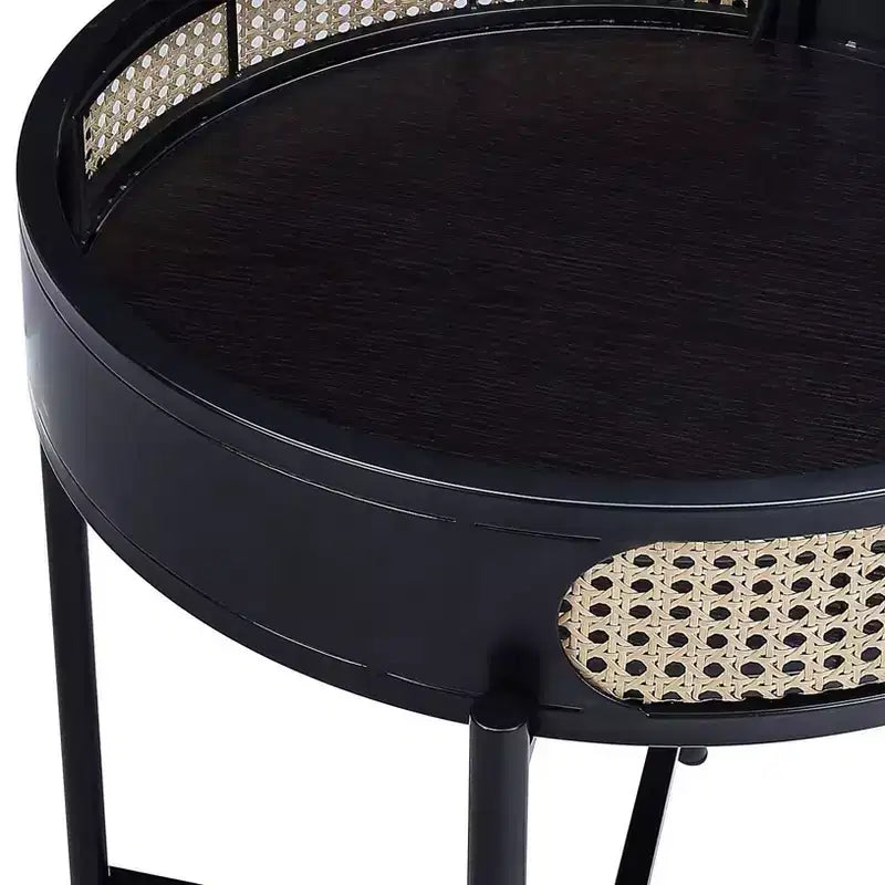 Tavolino d'appoggio Colson da 22" Finitura Nera - Acme Furniture: Dettagli in Rattan, Telaio in Metallo, Piano in Legno, Nessun Montaggio Richiesto