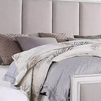 Letto King size da 88 pollici Katia in lino grigio chiaro, finitura bianco anticato grigio rustico - Acme Furniture