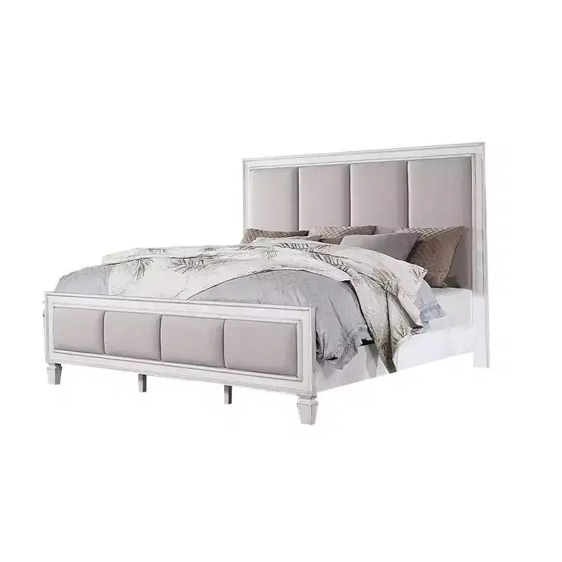 Letto King size da 88 pollici Katia in lino grigio chiaro, finitura bianco anticato grigio rustico - Acme Furniture