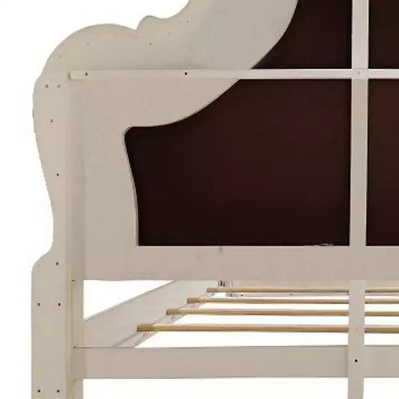 Letto Eastern King 92" Dresda con intagli in stile Rococò e similpelle - Acme Furniture