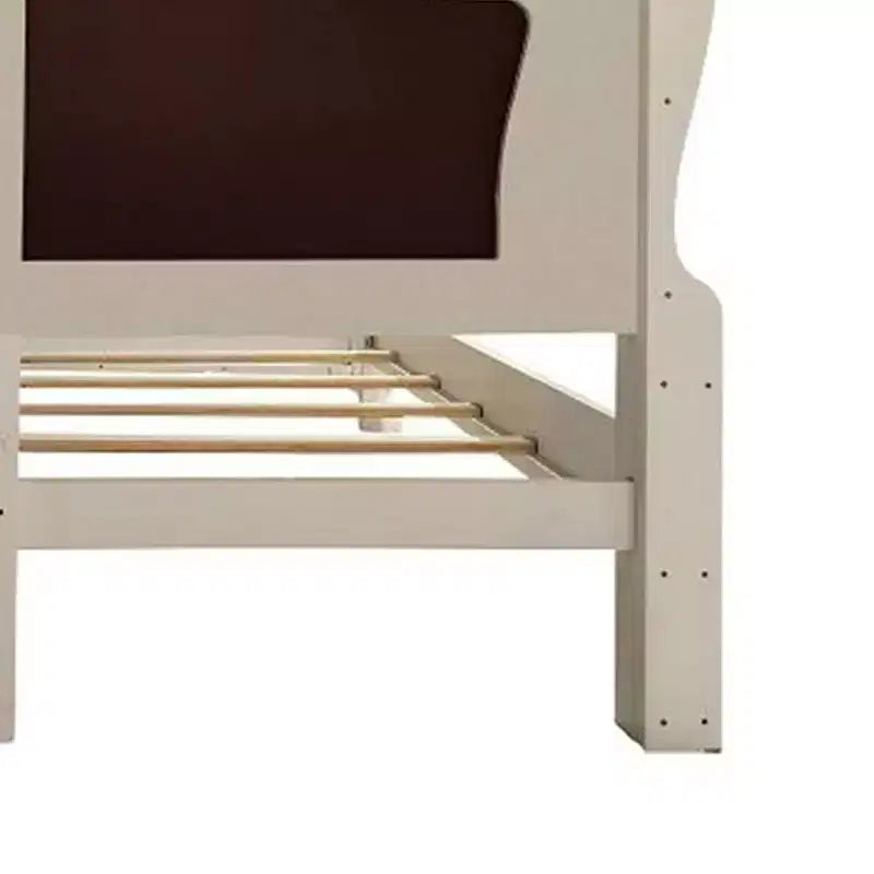 Letto Eastern King 92" Dresda con intagli in stile Rococò e similpelle - Acme Furniture