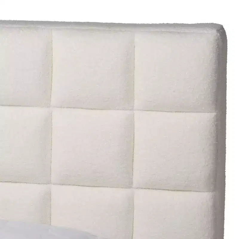 Baxton Studio Braylin Letto Imbottito in Tessuto Effetto Peluche con Piattaforma Queen Size Bianco