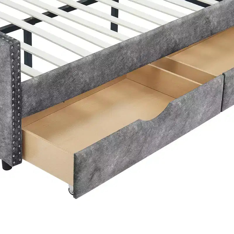 Divano Letto Imbottito Matrimoniale con Bottoni, Cassetti e Bracciolo a Onda, Grigio - ModernLuxe