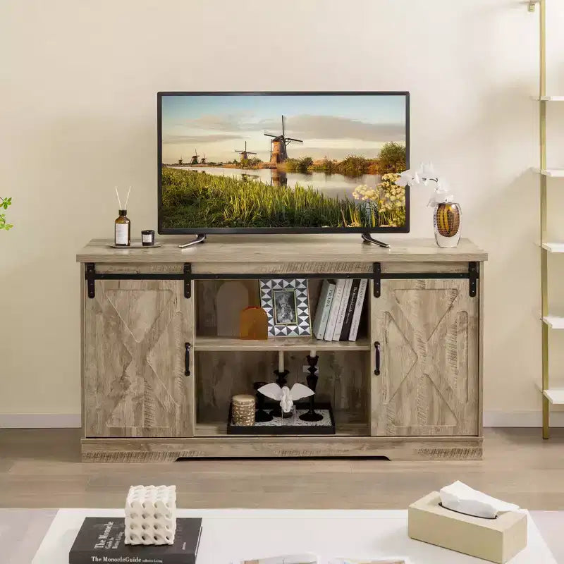 Mobile TV Costway, mobiletto in stile rustico con ante scorrevoli a fienile e ripiani regolabili, per TV fino a 65''