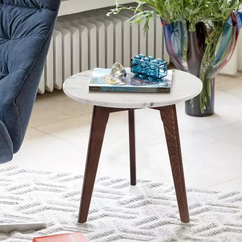 Il tavolino Bianco Collection Cherie 15 rotondo in marmo bianco di Carrara italiano