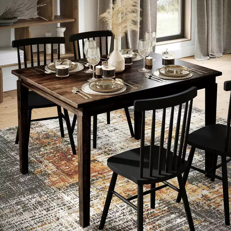 Tavolo da pranzo in legno Merrick Lane con gambe affusolate