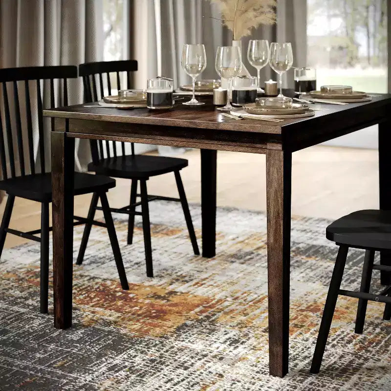Tavolo da pranzo in legno Merrick Lane con gambe affusolate
