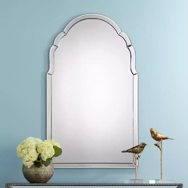 Specchio Uttermost Brayden ad arco smussato a mano 24 x 40