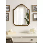 Specchio ad arco in metallo Kate and Laurel Fellows, 18x24, Oro