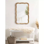 Specchio a forma di conchiglia smerlato in MDF Kate and Laurel Hatherleigh, 24x38, Oro