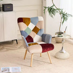 Poltrona Wingback FERPIT Patchwork con Rivestimento in Tessuto e Gambe in Legno di Gomma
