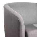 Poltrona a botte imbottita Emma and Oliver in stile Club con base girevole a 360 gradi rivestita in vinile e braccioli inclinati