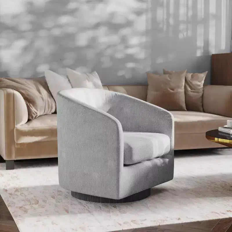 Poltrona a botte imbottita Emma and Oliver in stile Club con base girevole a 360 gradi rivestita in vinile e braccioli inclinati