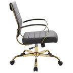 Sedia da Ufficio in Pelle LeisureMod Benmar con Dettagli Dorati, Altezza Regolabile, Base Girevole, Design Ergonomico per Ufficio Domestico, Studio o Spazio di Lavoro