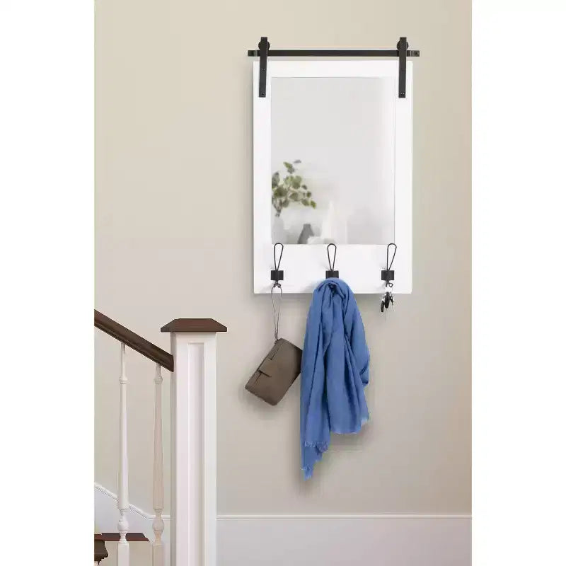 Specchio da parete funzionale Cates 18 x 28 - Kate & Laurel All Things Decor