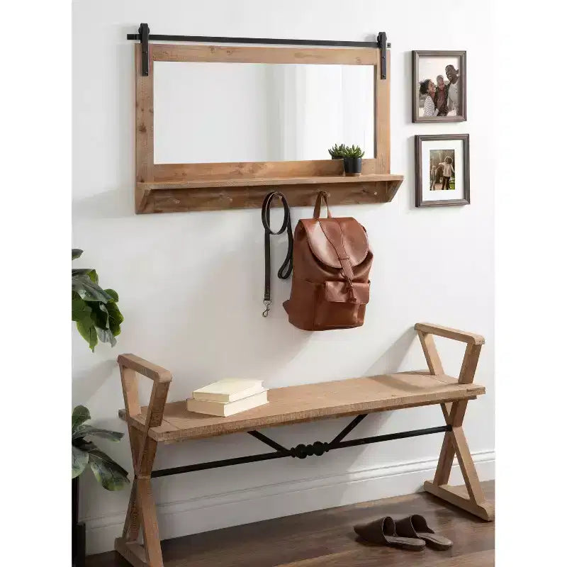 Specchio da parete incorniciato con mensola e ganci Cates 42 x 27 - Kate & Laurel All Things Decor
