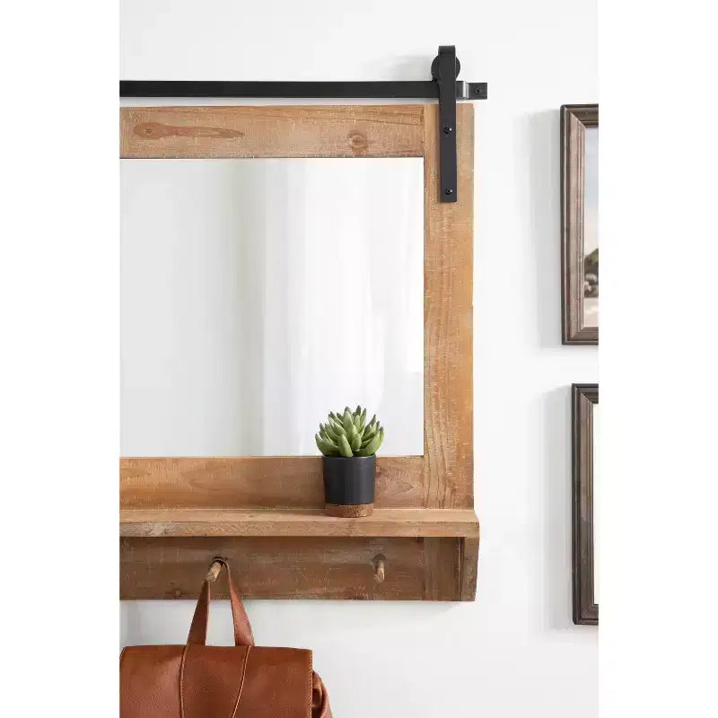 Specchio da parete incorniciato con mensola e ganci Cates 42 x 27 - Kate & Laurel All Things Decor