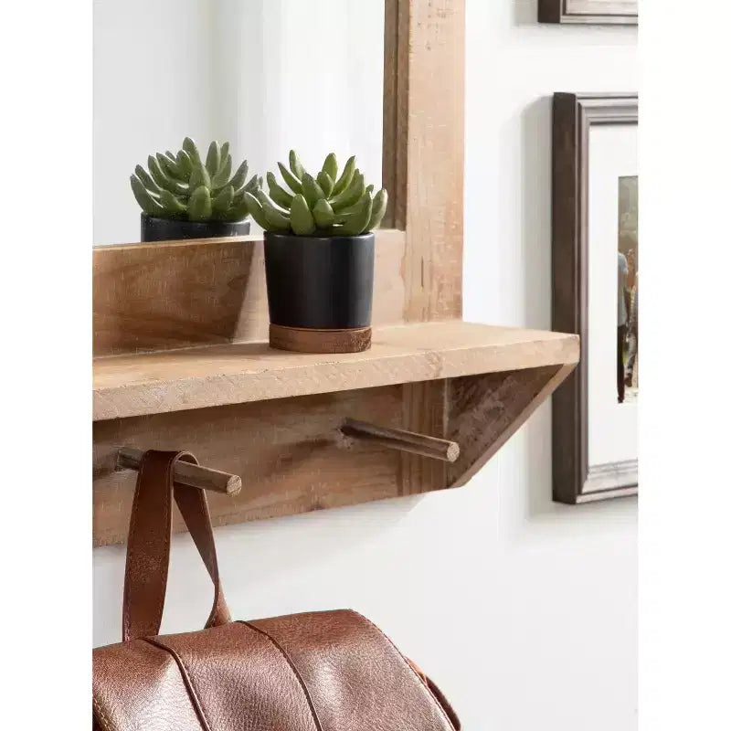 Specchio da parete incorniciato con mensola e ganci Cates 42 x 27 - Kate & Laurel All Things Decor