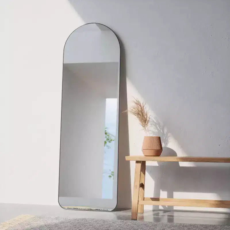 Specchio decorativo da parete obliquo 20 x 62 Hubba ad arco - Umbra