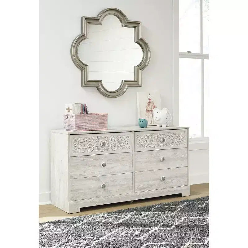 Cassettiera Signature Design by Ashley Casual Paxberry a 6 cassetti, finitura Whitewash