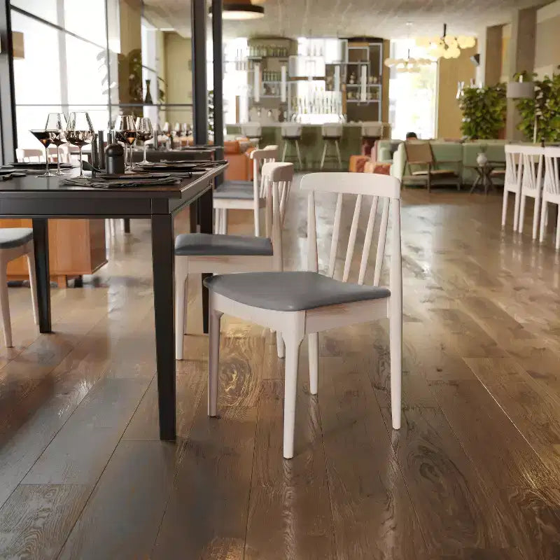 Flash Furniture Chester Sedia da pranzo in legno massiccio di grado commerciale con schienale a doghe e sedile in vinile