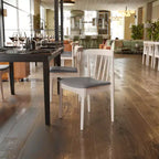 Flash Furniture Chester Sedia da pranzo in legno massiccio di grado commerciale con schienale a doghe e sedile in vinile
