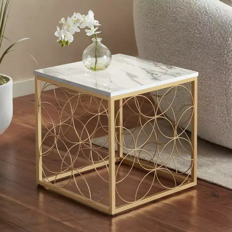Studio 55D Karin Tavolino da Divano Moderno Glam Quadrato Accento, 43 cm di Larghezza, Oro con Piano in Finto Marmo Bianco per Soggiorno Camera da Letto Comodino