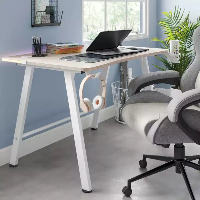 Scrivania da Gaming con luci LED e supporto per cuffie - Complementi d'arredo essenziali