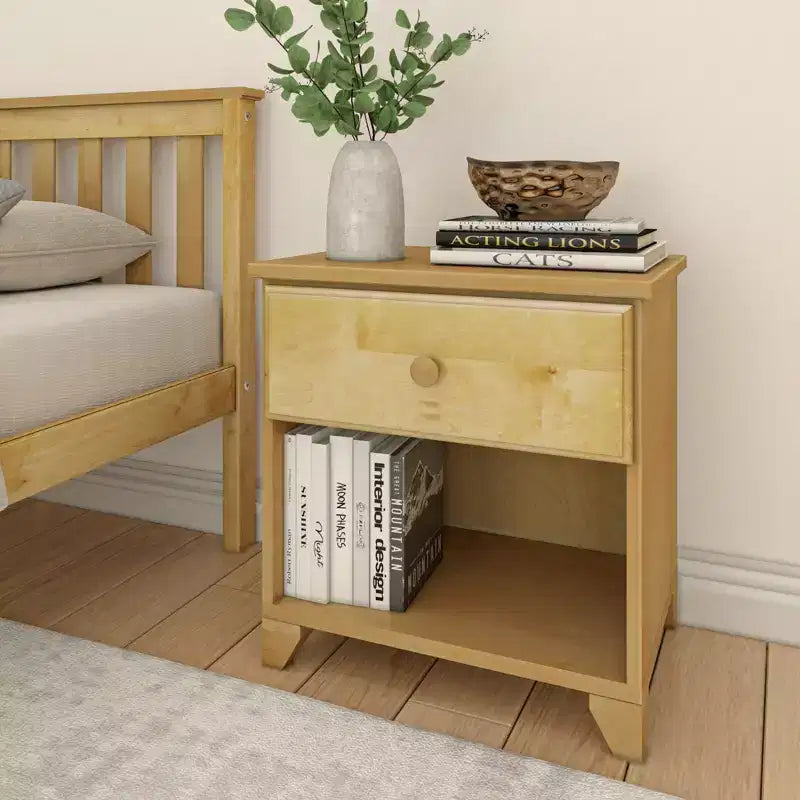 Comodino Plank+Beam in legno massello con 1 cassetto per camera da letto