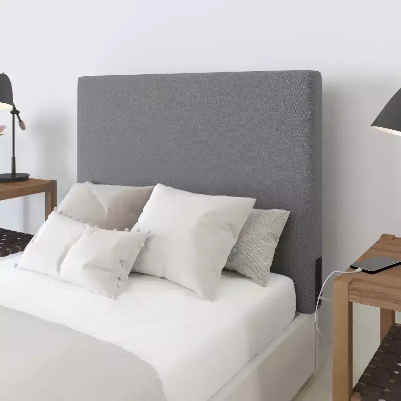 Testiera Merrick Lane in finto lino con rivestimento elegante, doppie opzioni di montaggio, stazione di ricarica con 2 prese, porta USB, porta USB-C