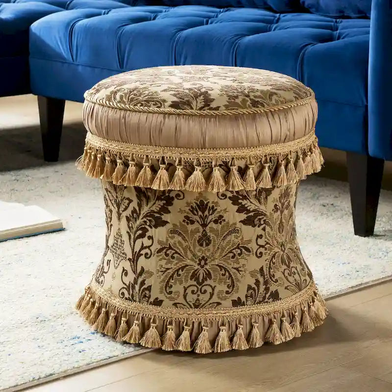 Sgabello/ottomana imbottito a clessidra con bordo decorativo in corda