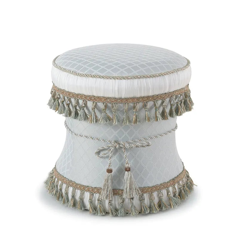 Sgabello/ottomana imbottito a clessidra con bordo decorativo in corda