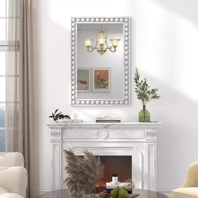 Costway Specchio da parete decorativo rustico 24 x 36 con cornice in legno massello con perline per soggiorno, marrone/bianco