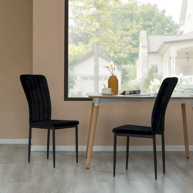 Sedia da pranzo in velluto trapuntato con gambe in metallo disponibile in quattro colori