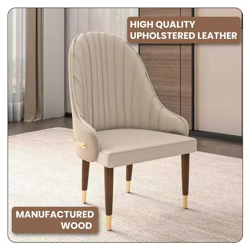 Sedia da pranzo schienale alto LeisureMod Elara Collection, rivestimento in pelle con design a increspature sullo schienale, struttura in legno di gomma e dettagli dorati per sala da pranzo