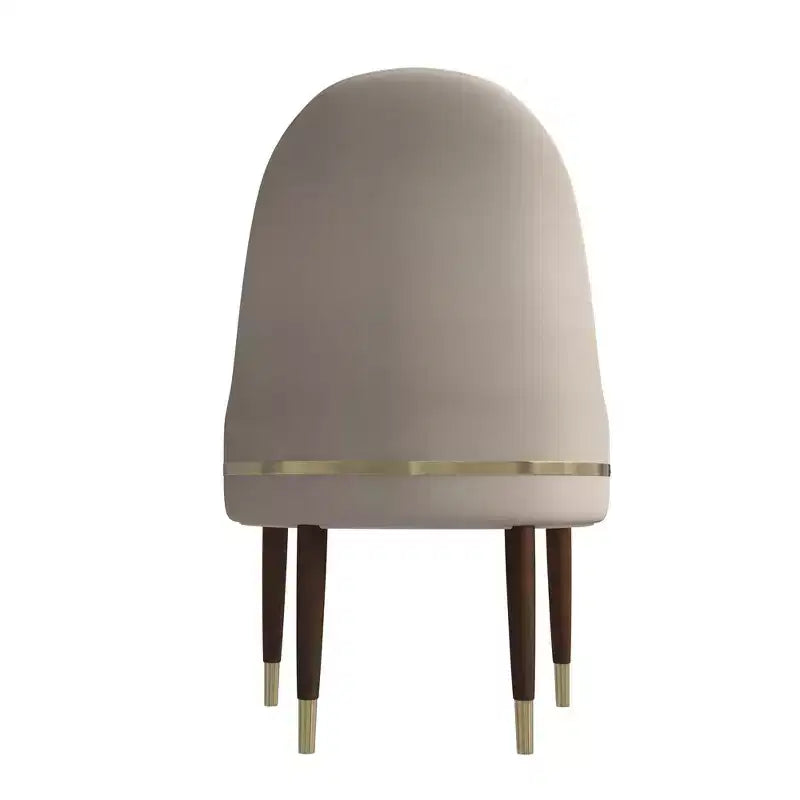 Sedia da pranzo schienale alto LeisureMod Elara Collection, rivestimento in pelle con design a increspature sullo schienale, struttura in legno di gomma e dettagli dorati per sala da pranzo