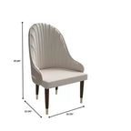 Sedia da pranzo schienale alto LeisureMod Elara Collection, rivestimento in pelle con design a increspature sullo schienale, struttura in legno di gomma e dettagli dorati per sala da pranzo
