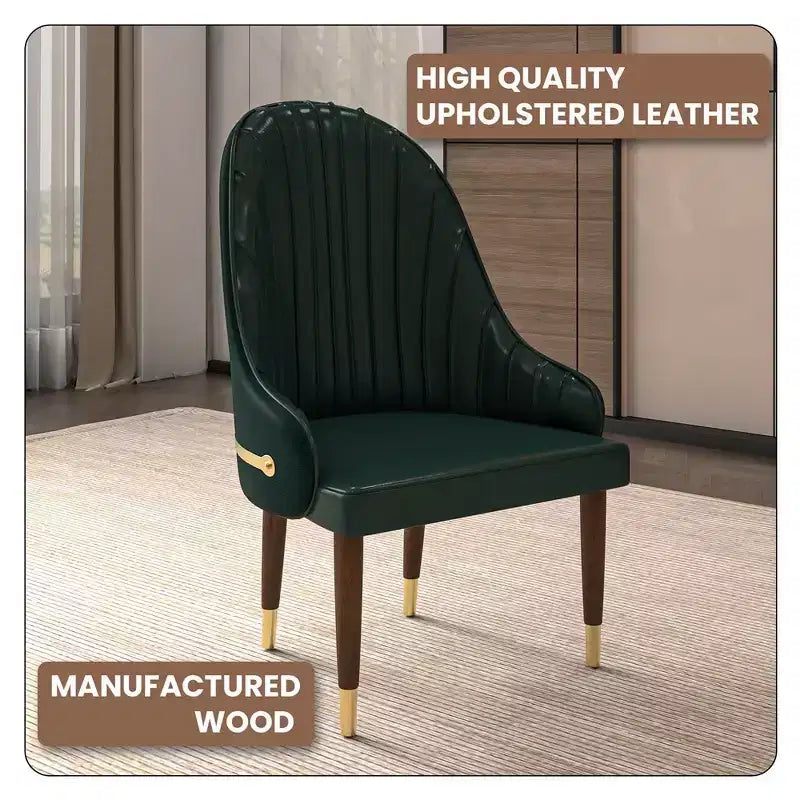 Sedia da pranzo schienale alto LeisureMod Elara Collection, rivestimento in pelle con design a increspature sullo schienale, struttura in legno di gomma e dettagli dorati per sala da pranzo