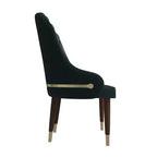 Sedia da pranzo schienale alto LeisureMod Elara Collection, rivestimento in pelle con design a increspature sullo schienale, struttura in legno di gomma e dettagli dorati per sala da pranzo