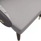 Sedia da pranzo schienale alto LeisureMod Elara Collection, rivestimento in pelle con design a increspature sullo schienale, struttura in legno di gomma e dettagli dorati per sala da pranzo