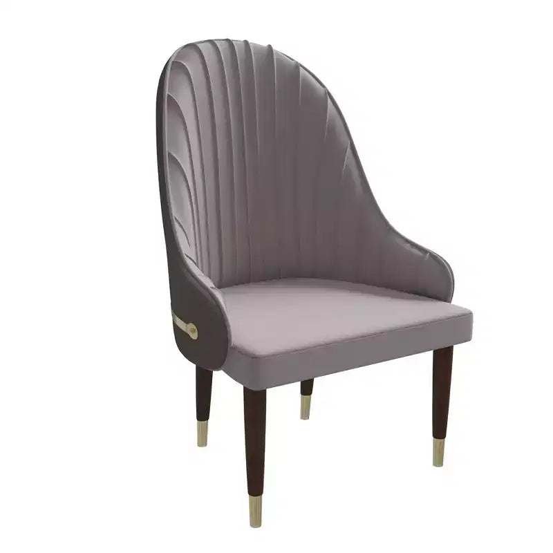 Sedia da pranzo schienale alto LeisureMod Elara Collection, rivestimento in pelle con design a increspature sullo schienale, struttura in legno di gomma e dettagli dorati per sala da pranzo