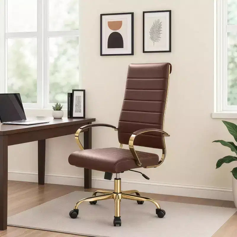 LeisureMod Benmar Sedia da Ufficio con Schienale Alto in Pelle a Coste - Moderna Sedia da Scrivania Direzionale Girevole e Inclinabile - Base Oro