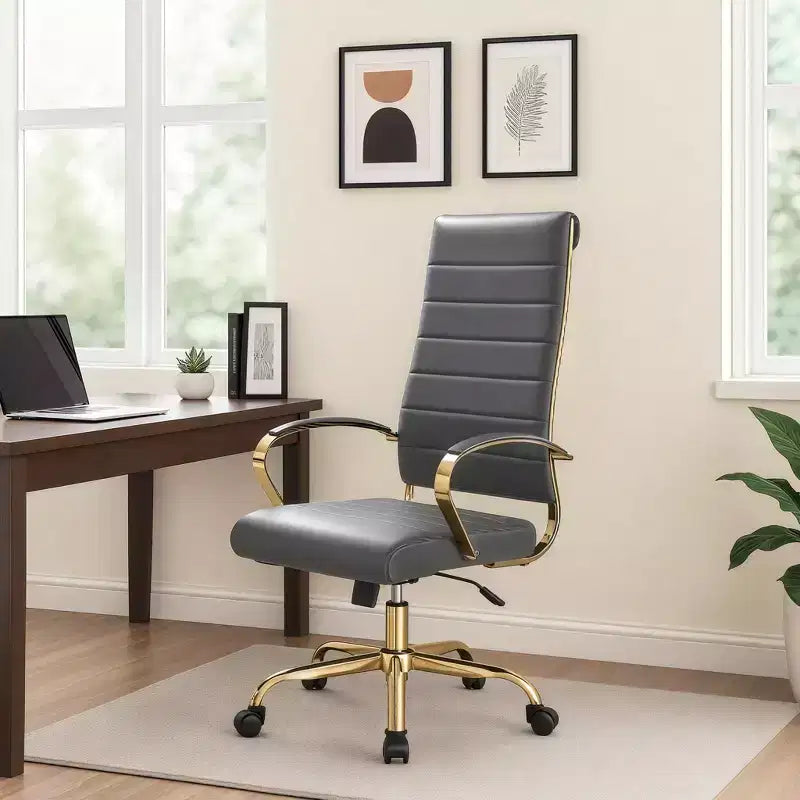 LeisureMod Benmar Sedia da Ufficio con Schienale Alto in Pelle a Coste - Moderna Sedia da Scrivania Direzionale Girevole e Inclinabile - Base Oro