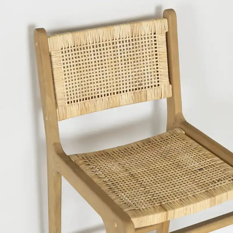 Sgabello da bar in rattan con struttura in legno di teak