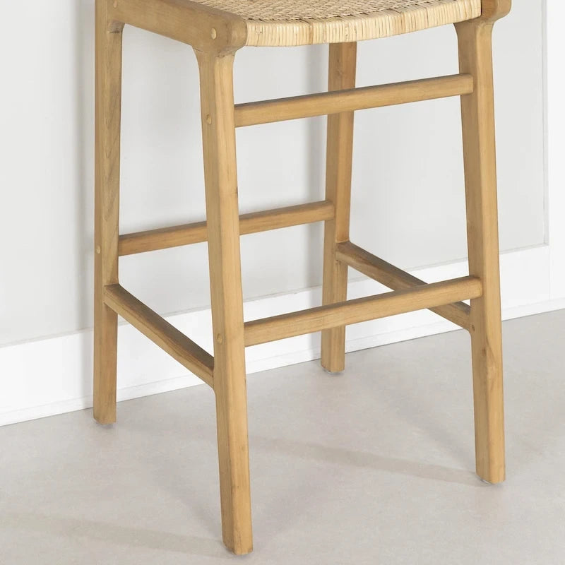 Sgabello da bar in rattan con struttura in legno di teak