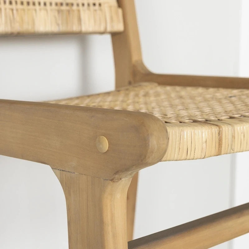 Sgabello da bar in rattan con struttura in legno di teak
