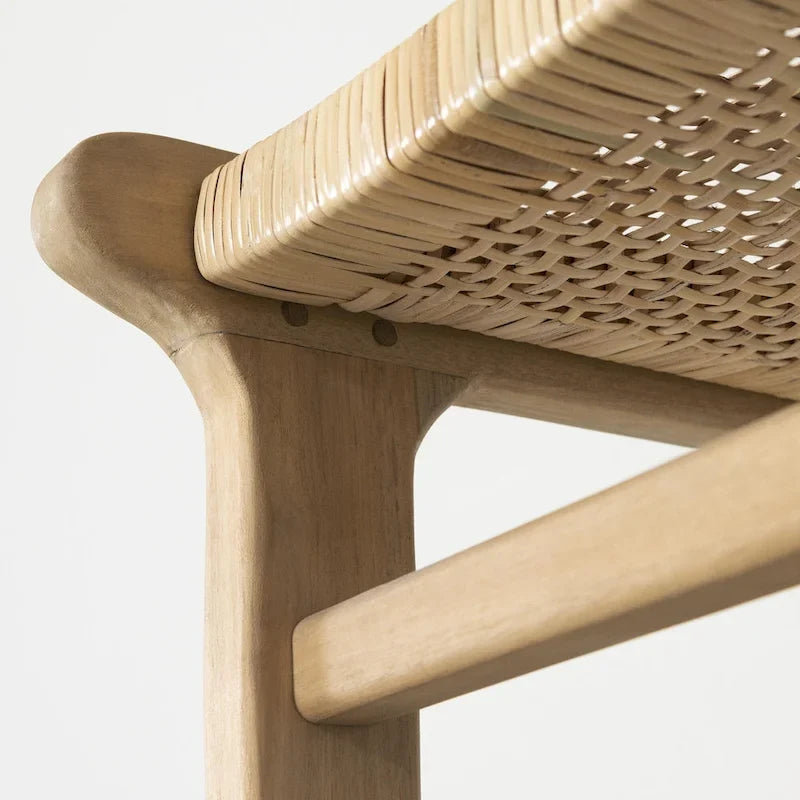 Sgabello da bar in rattan con struttura in legno di teak