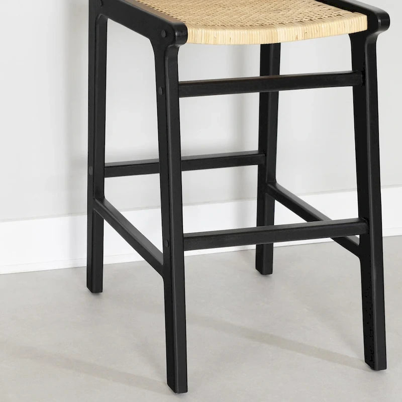 Sgabello da bar in rattan con struttura in legno di teak