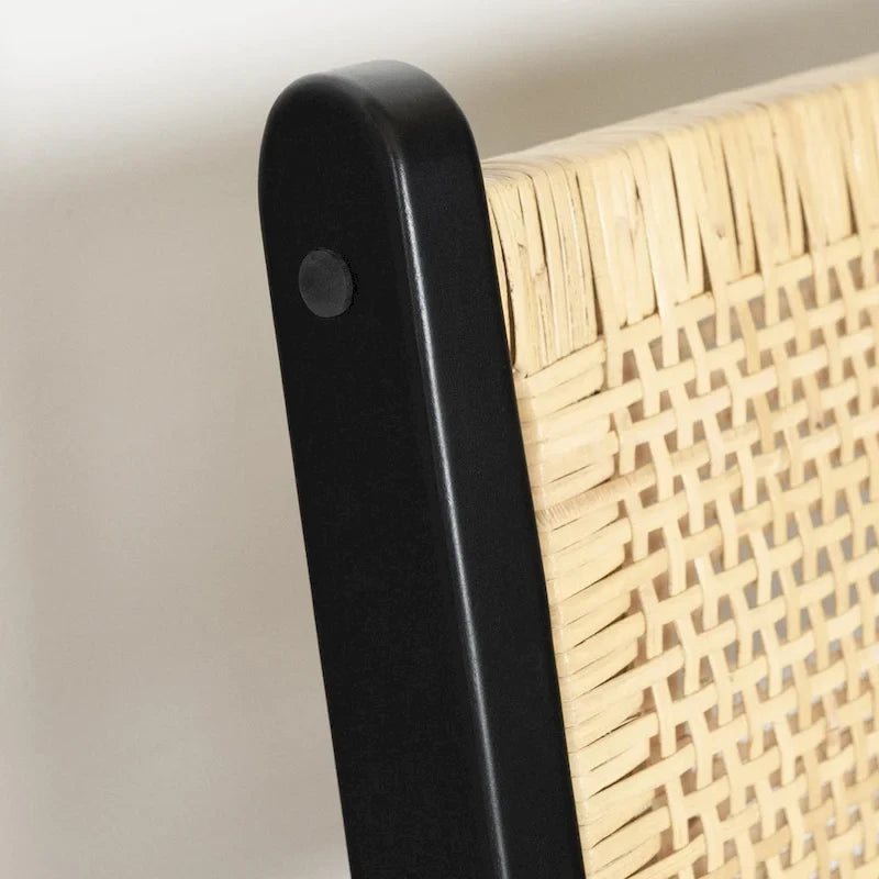 Sgabello da bar in rattan con struttura in legno di teak